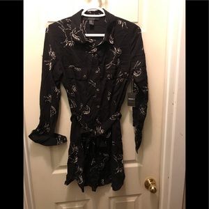 3/20$ Forever 21 women’s xs black long sleeve button up horse collared dress